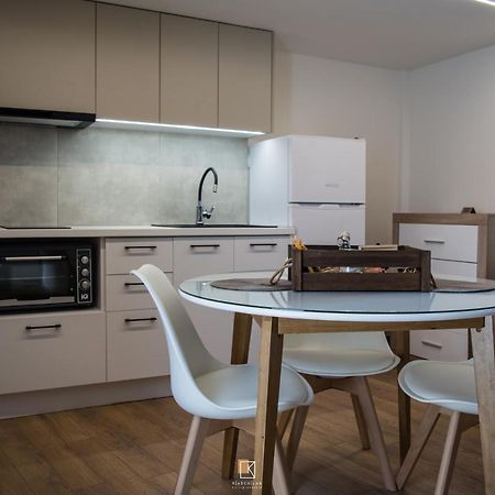 Uni Island - Old Town Suites Heraklion  Bagian luar foto