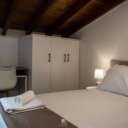 Uni Island - Old Town Suites Heraklion  Bagian luar foto